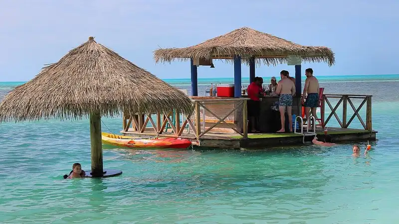 Ibiza Isla Bar (bar flutuante), em San Andrés